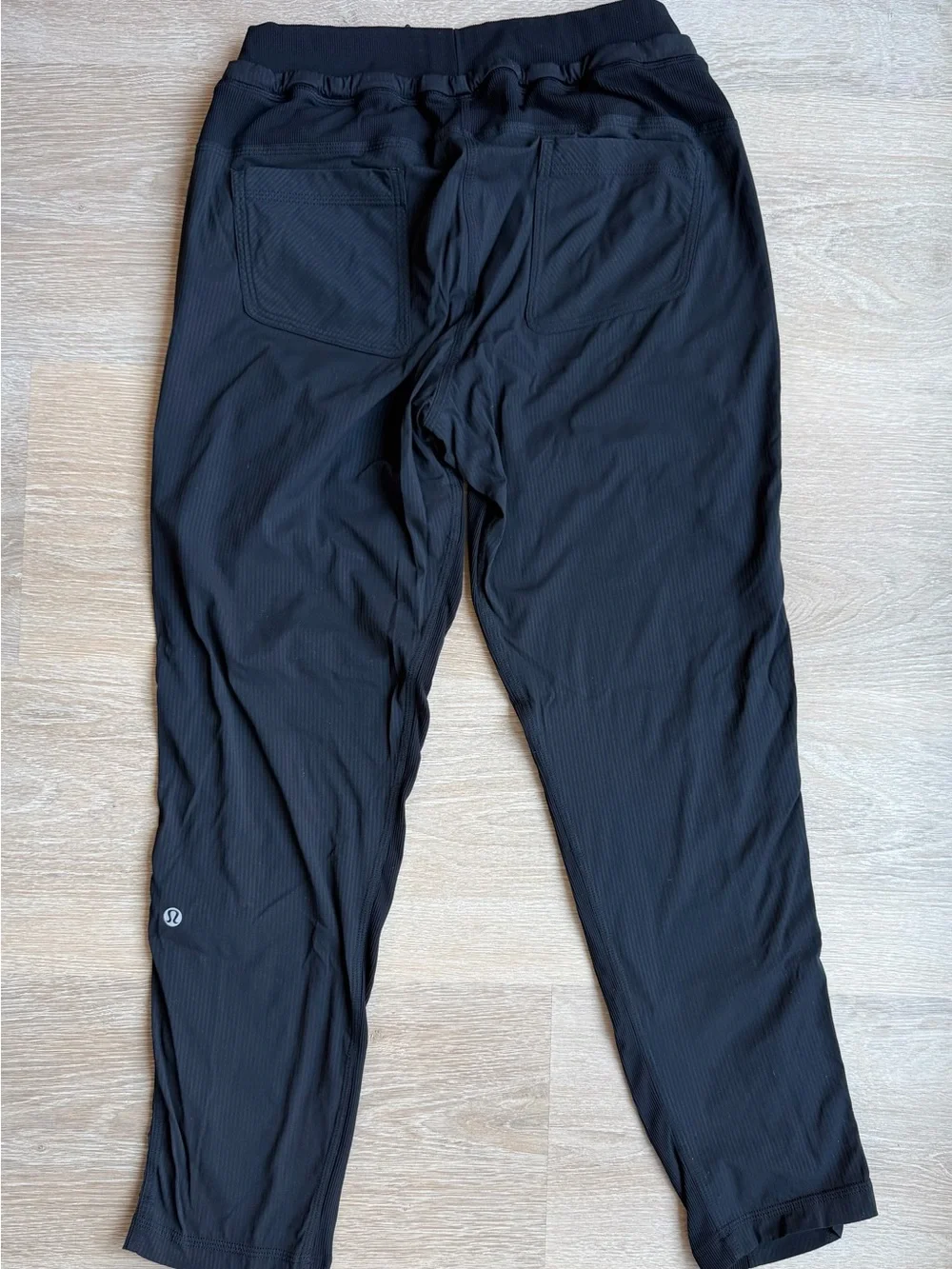 lululemon athletica cropped black